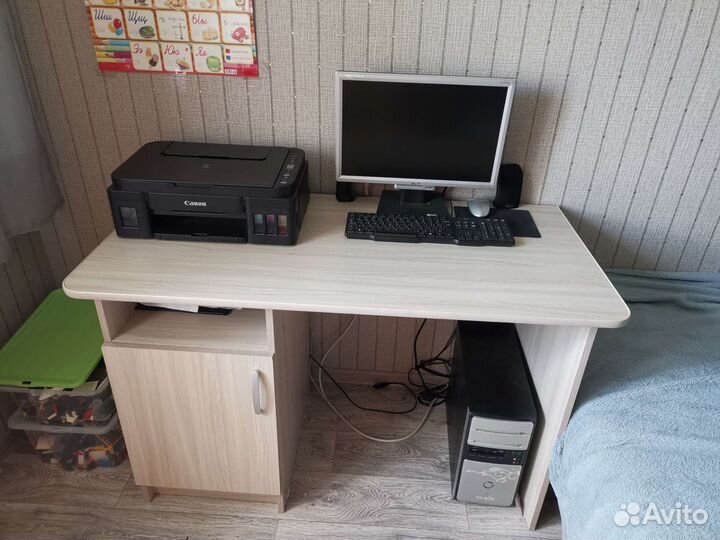Компьютерный стол