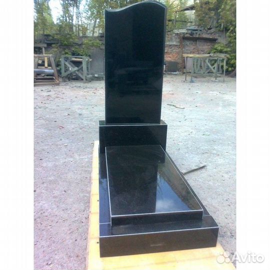 Памятник Волна на могилу