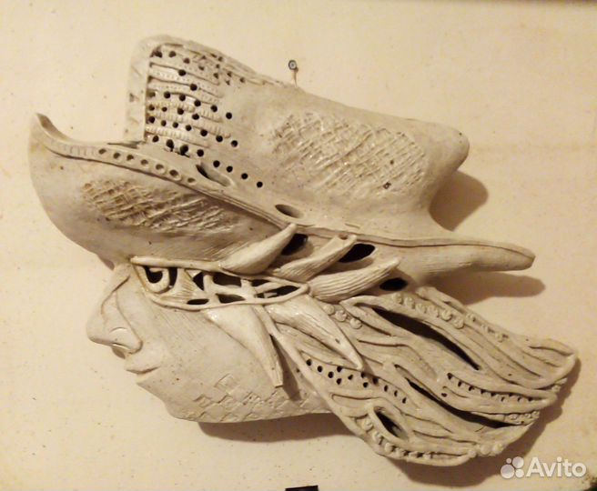 Керамическая настенная скульптура ветер