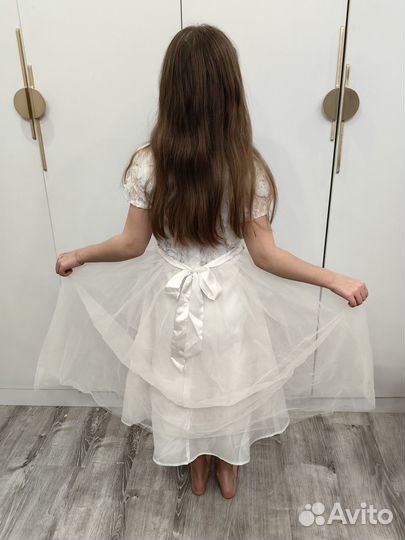 Платье праздничное на девочку 140-146