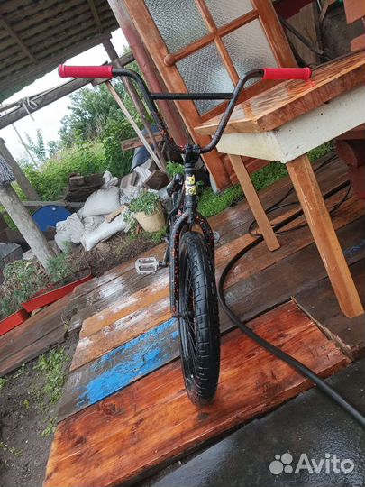 Продам bmx mongoose с пегами, камеры бесплатно
