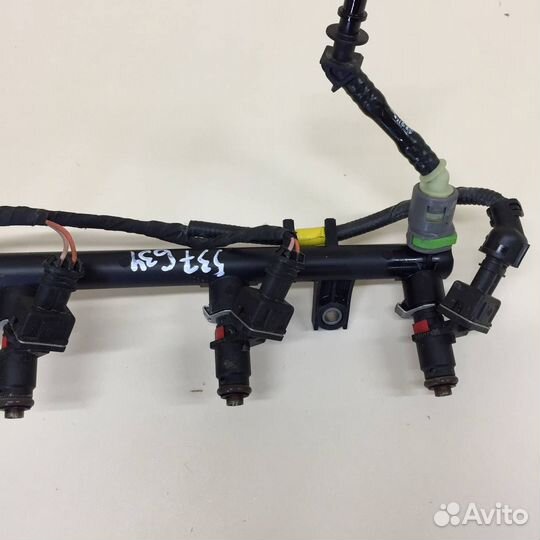 Рейка топливная рампа Renault Duster 2012