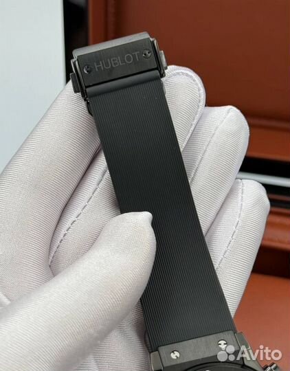 Мужские часы черные Hublot