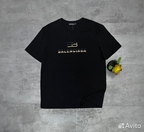Футболка Balenciaga