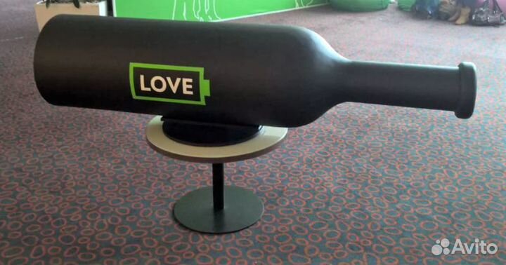 Книги, муляжи, фигуры, колонны декор