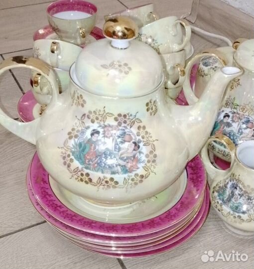 Фарфоровый чайный, кофейный сервиз 