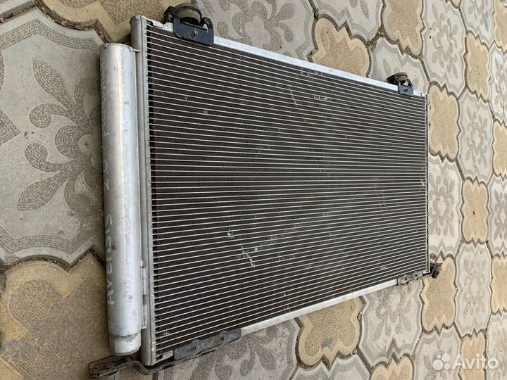 Радиатор кондиционера Toyota Avensis 2.0 рестайлин