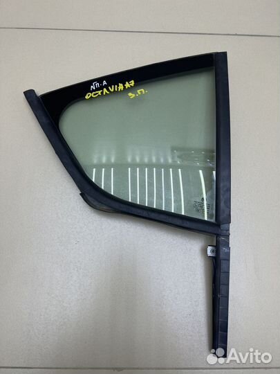 Стекло двери Skoda Octavia A7