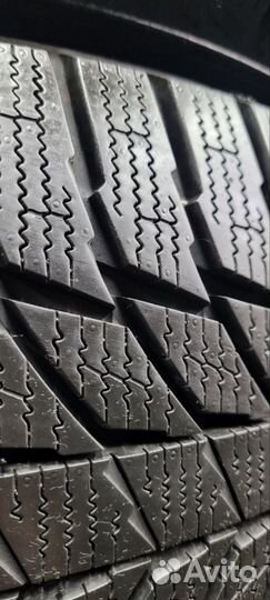 Triangle Snowlink TWT02 245/45 R18