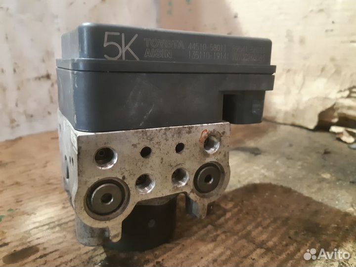 Блок ABS Toyota Alphard V 3.0 v6