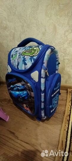 Школьный рюкзак