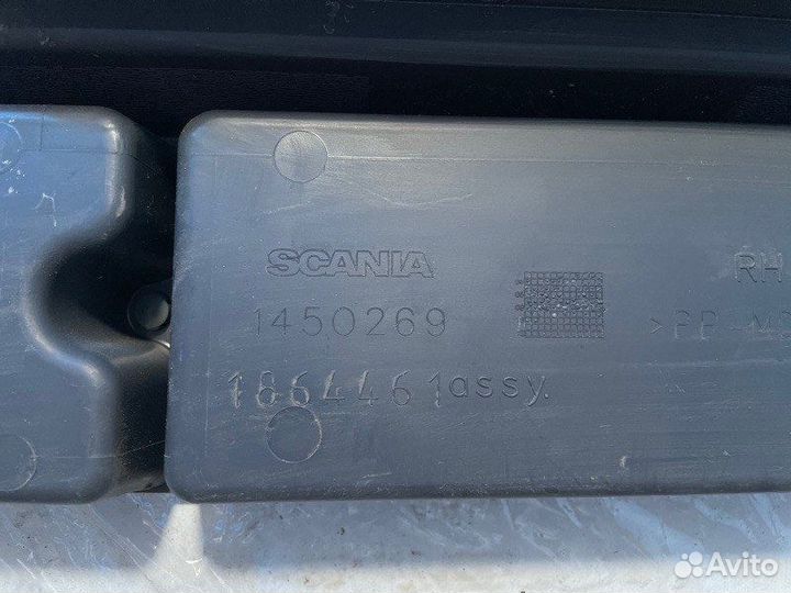 Бардачок правый Scania