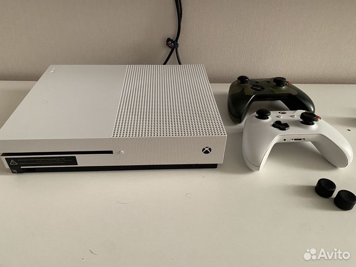 Продам xbox one s, 500gb