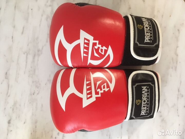 Боксерские перчатки 10 oz