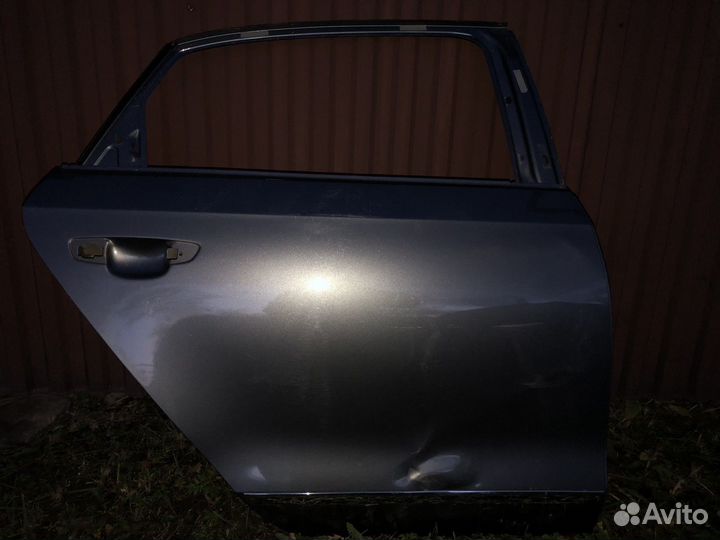 Дверь задняя правая на Volkswagen Passat