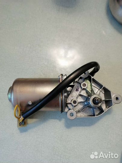 Мотор стеклоочистителя и электростеклоподъемника