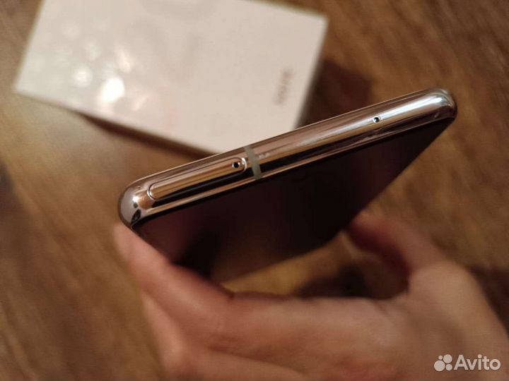 Телефон samsung s20fe