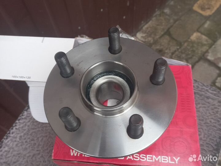 Задняя Ступица с подшипником на крайслер