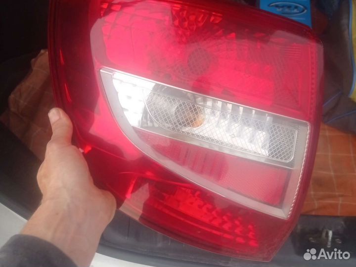 Гранта Фонарь задний