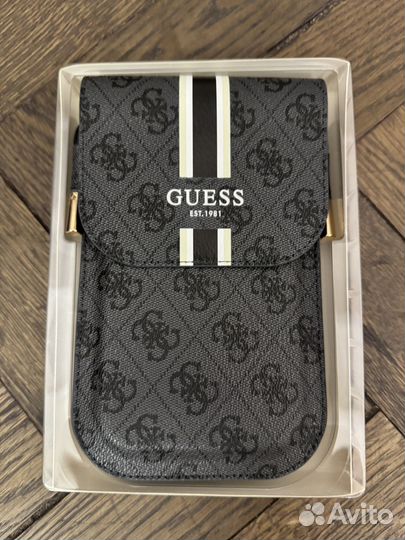 Сумка guess для телефона