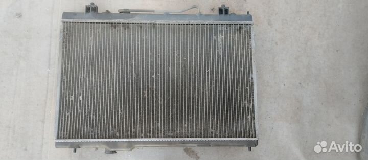 Радиатор охлаждения Toyota Ipsum