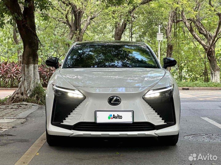 Lexus RZ AT, 2023, 300 км