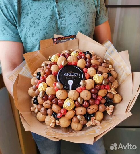 Ореховые букеты и корзины