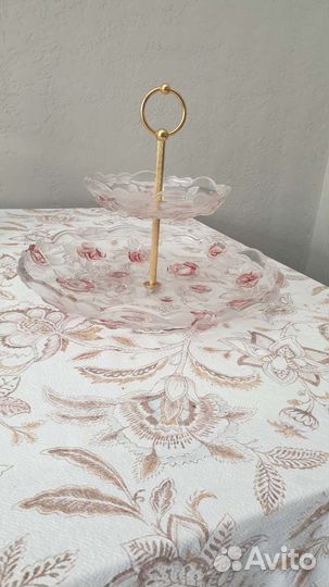 Ваза-горка, этажерка, цветное стекло