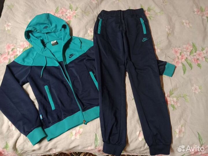 Костюм спортивный