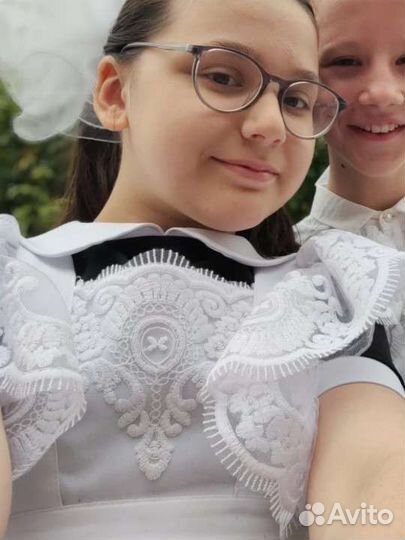 Белый школьный фартук