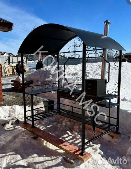 Мангал с крышей