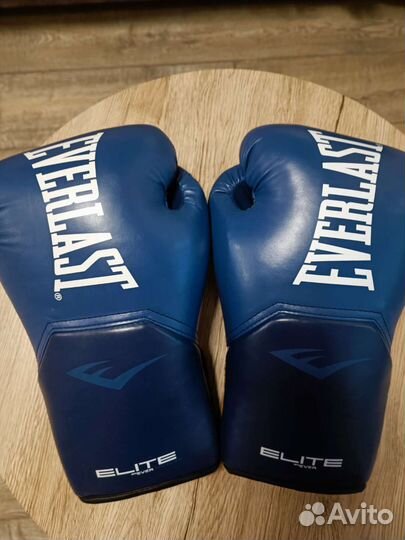 Боксерские перчатки Everlast