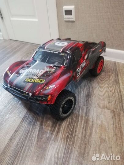 Машина на радиоуправлении 1 10