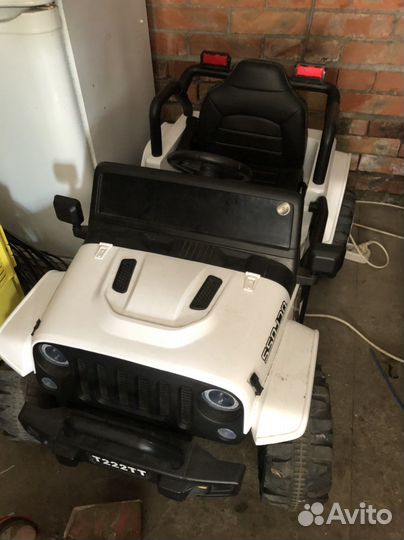 Детский электромобиль jeep wrangler