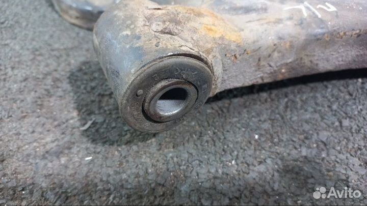 Chevrolet Captiva Рычаг