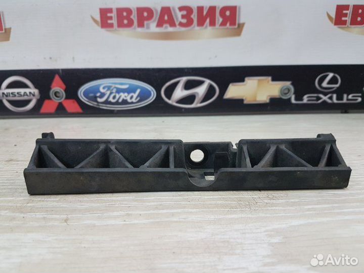 Крепление бампера переднее правое Audi A6 C7 2012