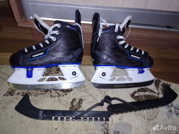 Коньки хоккейные