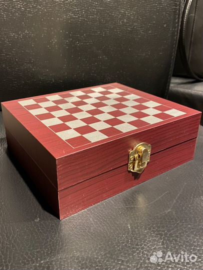 Набор для вина с шахматами и шашками