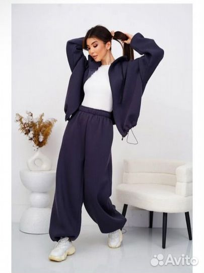 Костюм спортивный женский новый