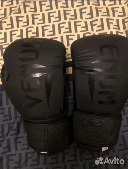 Боксерские перчатки 12 oz venum