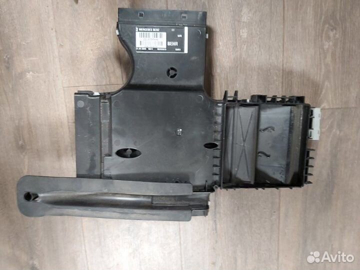 Воздуховод задний правый Mercedes S 500 4Matic