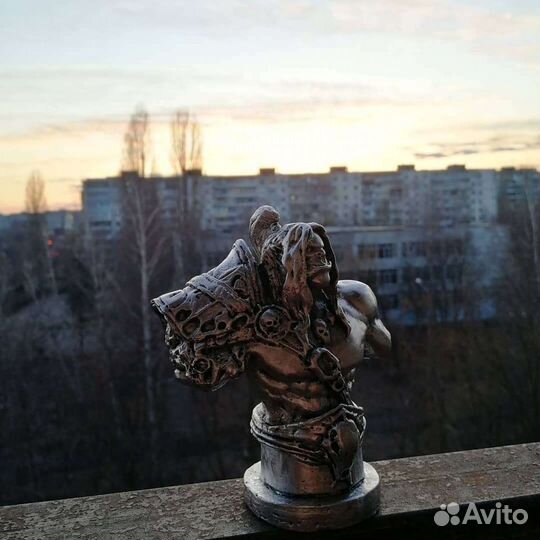 Статуэтка Орк Саурфанг из игры Warkraft. В металле