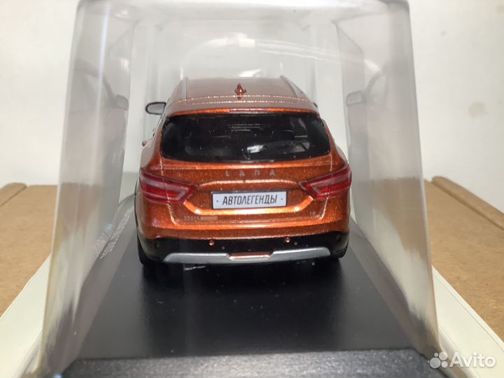 Модель автомобиля LADA vesta SW cross 1:43 деа