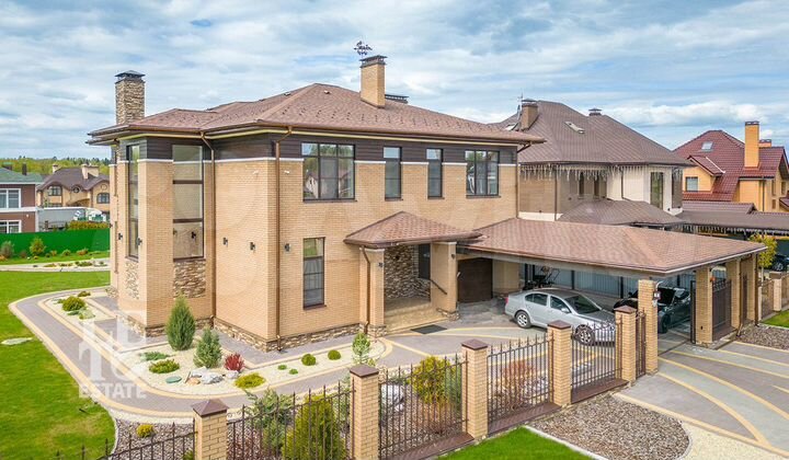 Дом 305 м² на участке 16,7 сот.