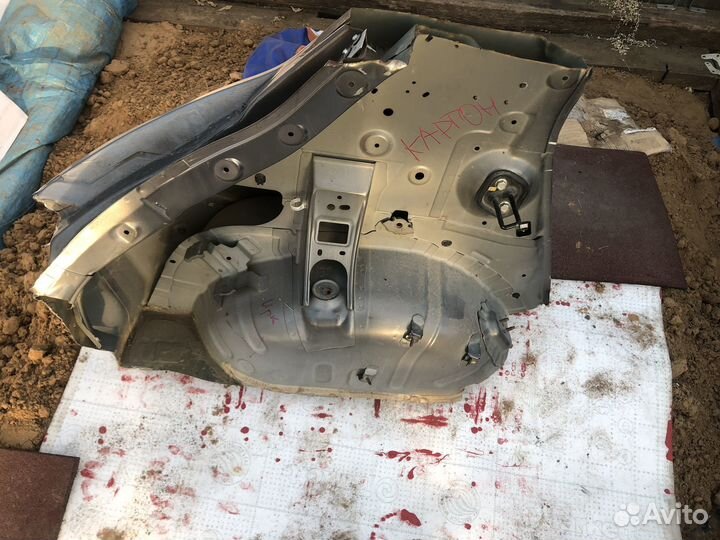 Крыло заднее левое Ниссан Лиф ZE0