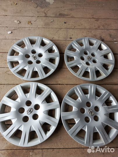 Продам колпаки Тойота Королла е150