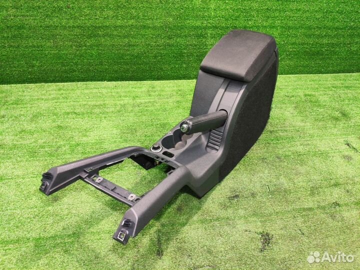 Подлокотник (бардачок) Skoda Octavia A5