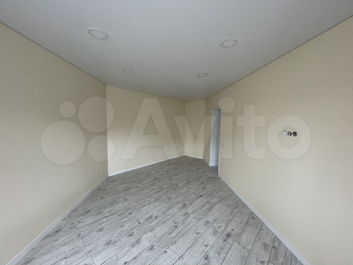 2-к. квартира, 75 м², 1/12 эт.