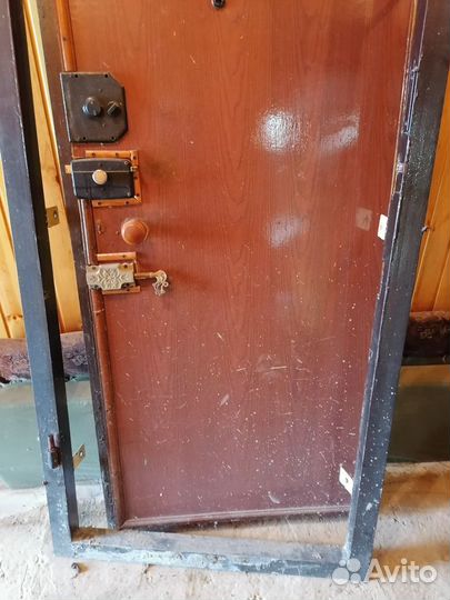 Дверь входная металлическая