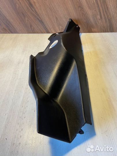 Обшивка стойки задняя правая Toyota Corolla 180